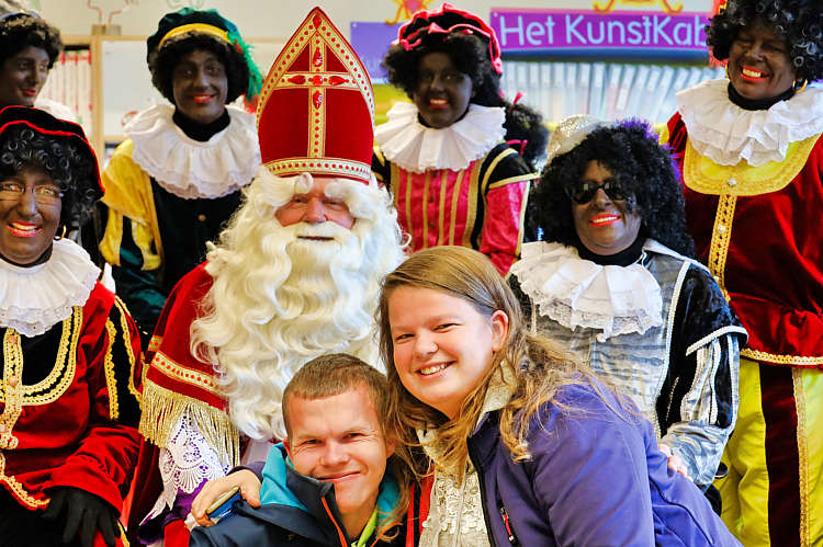 Aankomst van de Sint en zijn Zwarte Pieten in Waarder_129